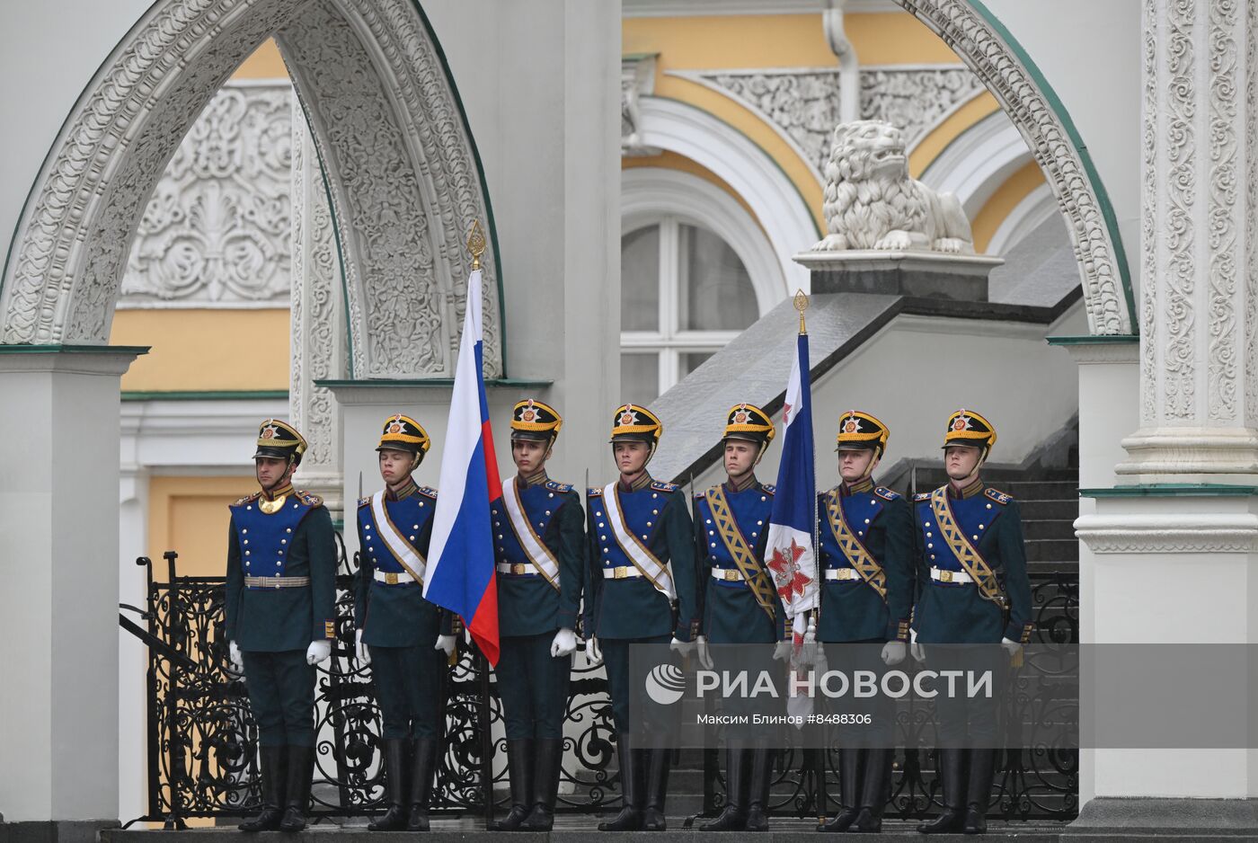 Общение В. Путина  с семьями, награжденными орденом "Родительская слава"