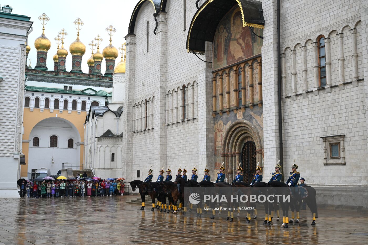 Общение В. Путина  с семьями, награжденными орденом "Родительская слава"