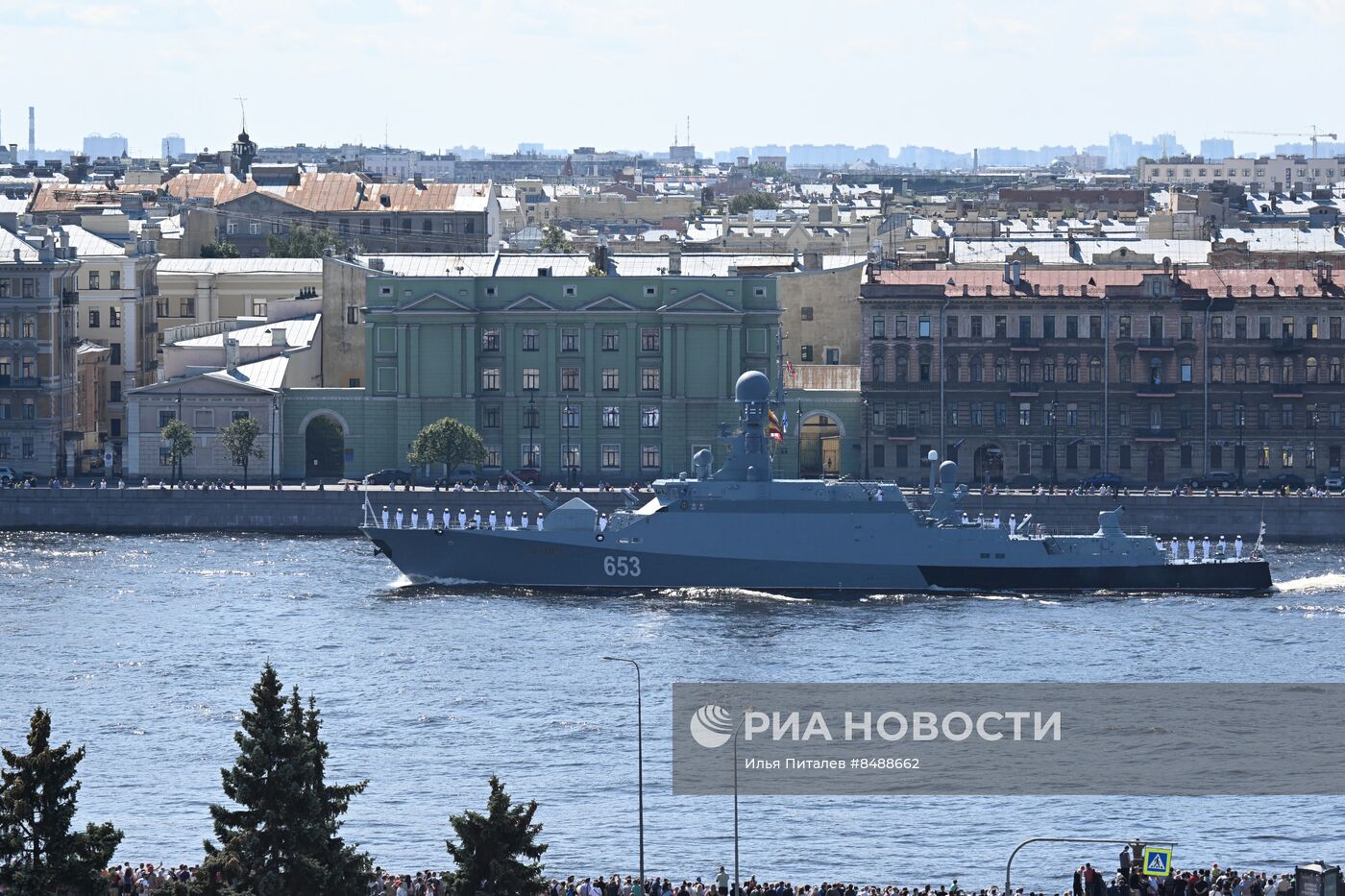 Празднование Дня ВМФ в Санкт-Петербурге