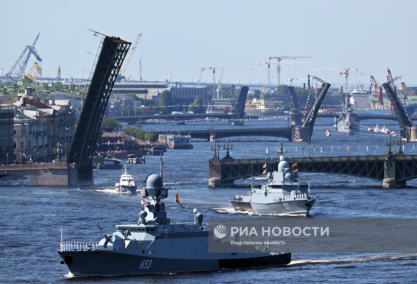 Празднование Дня ВМФ в Санкт-Петербурге