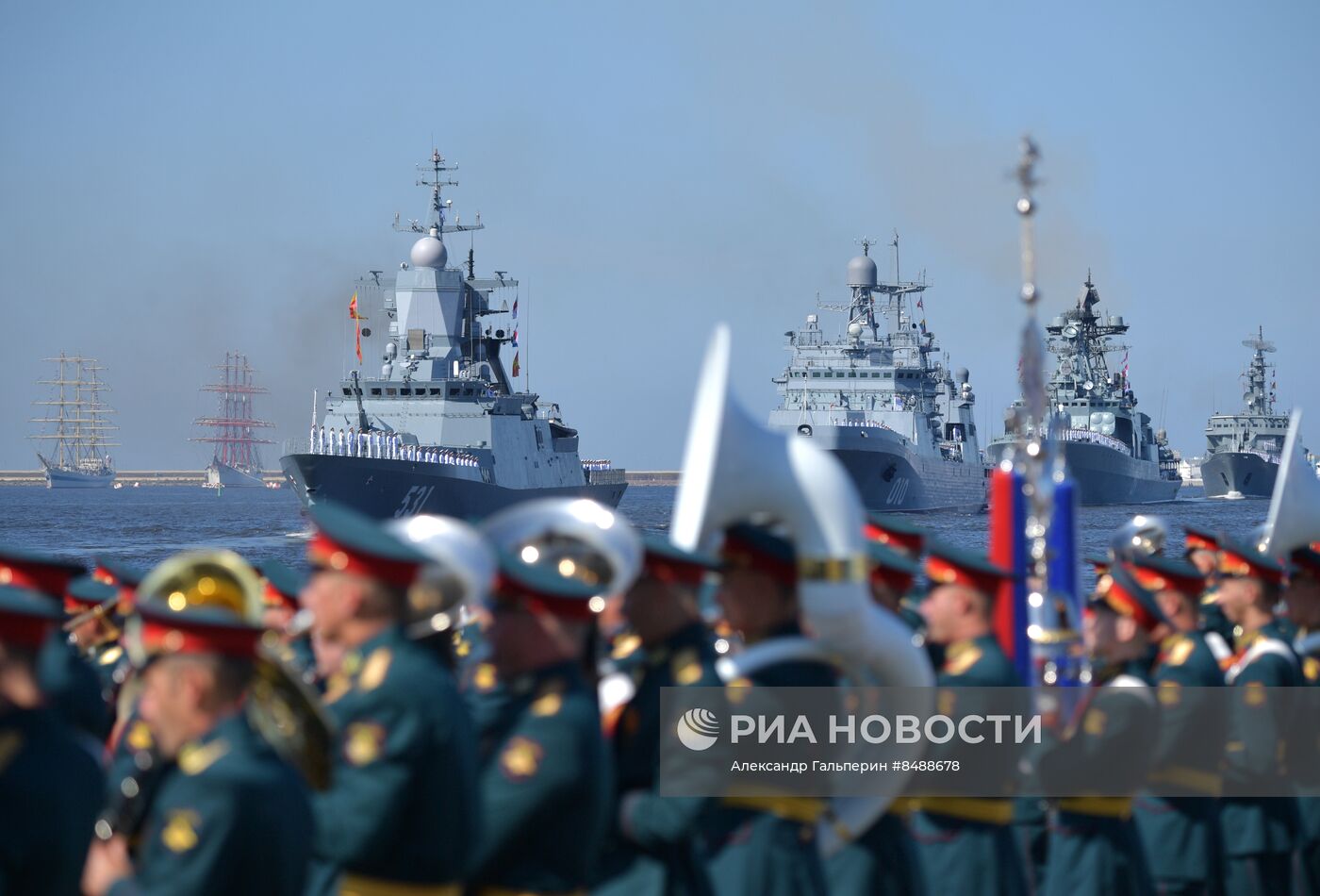 Празднование Дня ВМФ в Санкт-Петербурге 