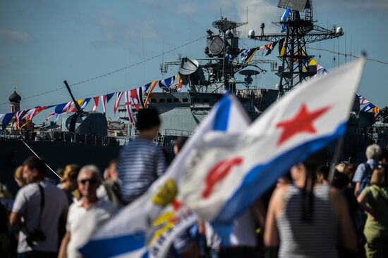 Празднование Дня ВМФ в Санкт-Петербурге 