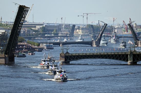 Празднование Дня ВМФ в Санкт-Петербурге