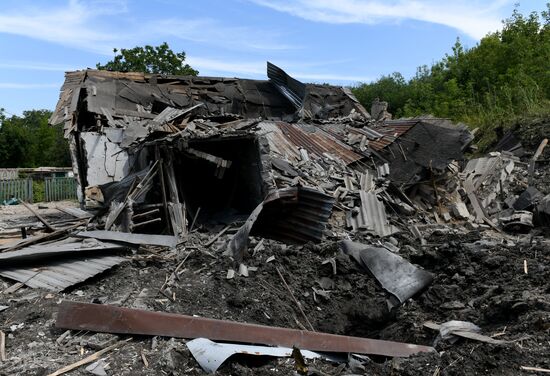 Последствия обстрела Донецка со стороны ВСУ