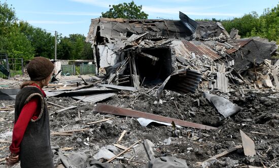 Последствия обстрела Донецка со стороны ВСУ