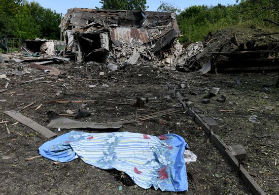 Последствия обстрела Донецка со стороны ВСУ