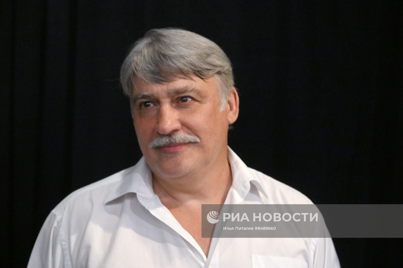 Сбор труппы в театре на Таганке