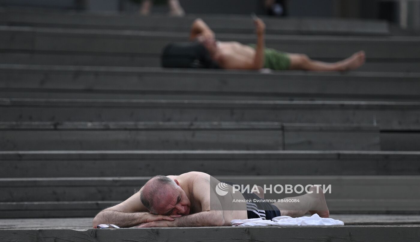 Жаркая погода в Москве