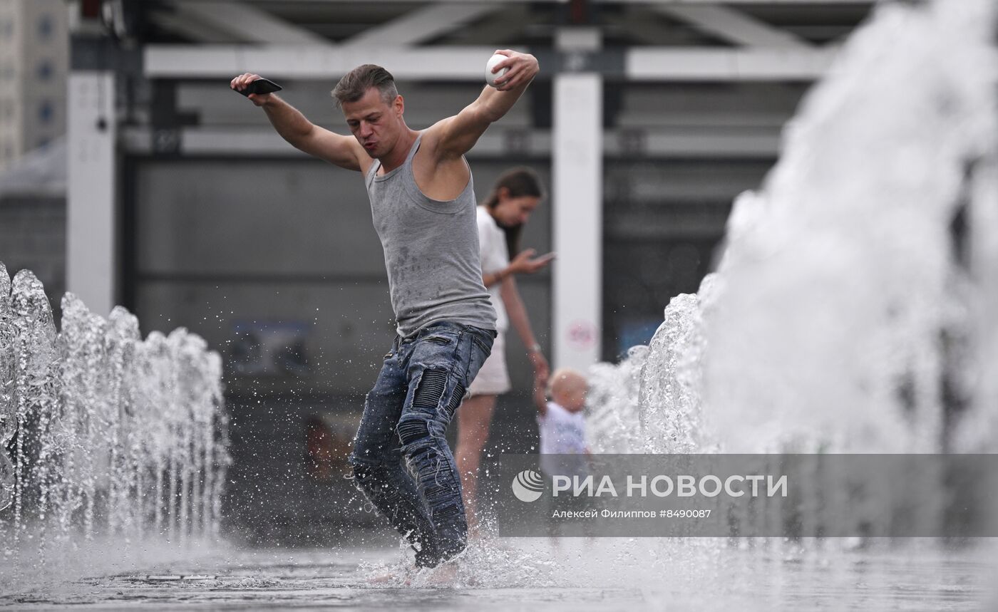 Жаркая погода в Москве