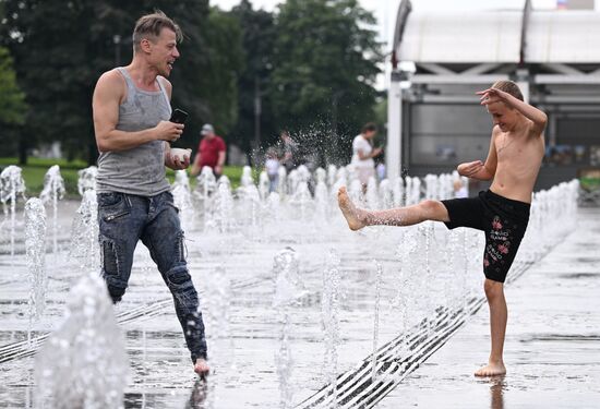 Жаркая погода в Москве