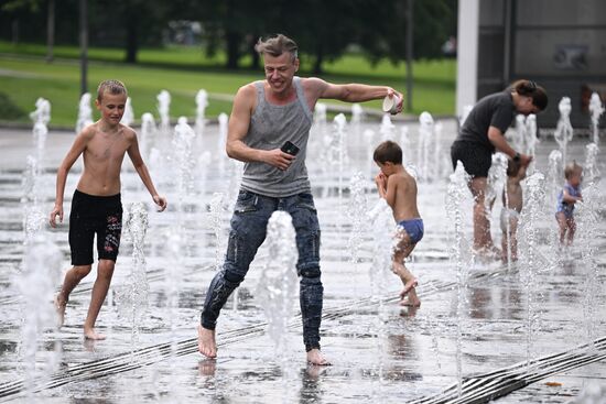 Жаркая погода в Москве
