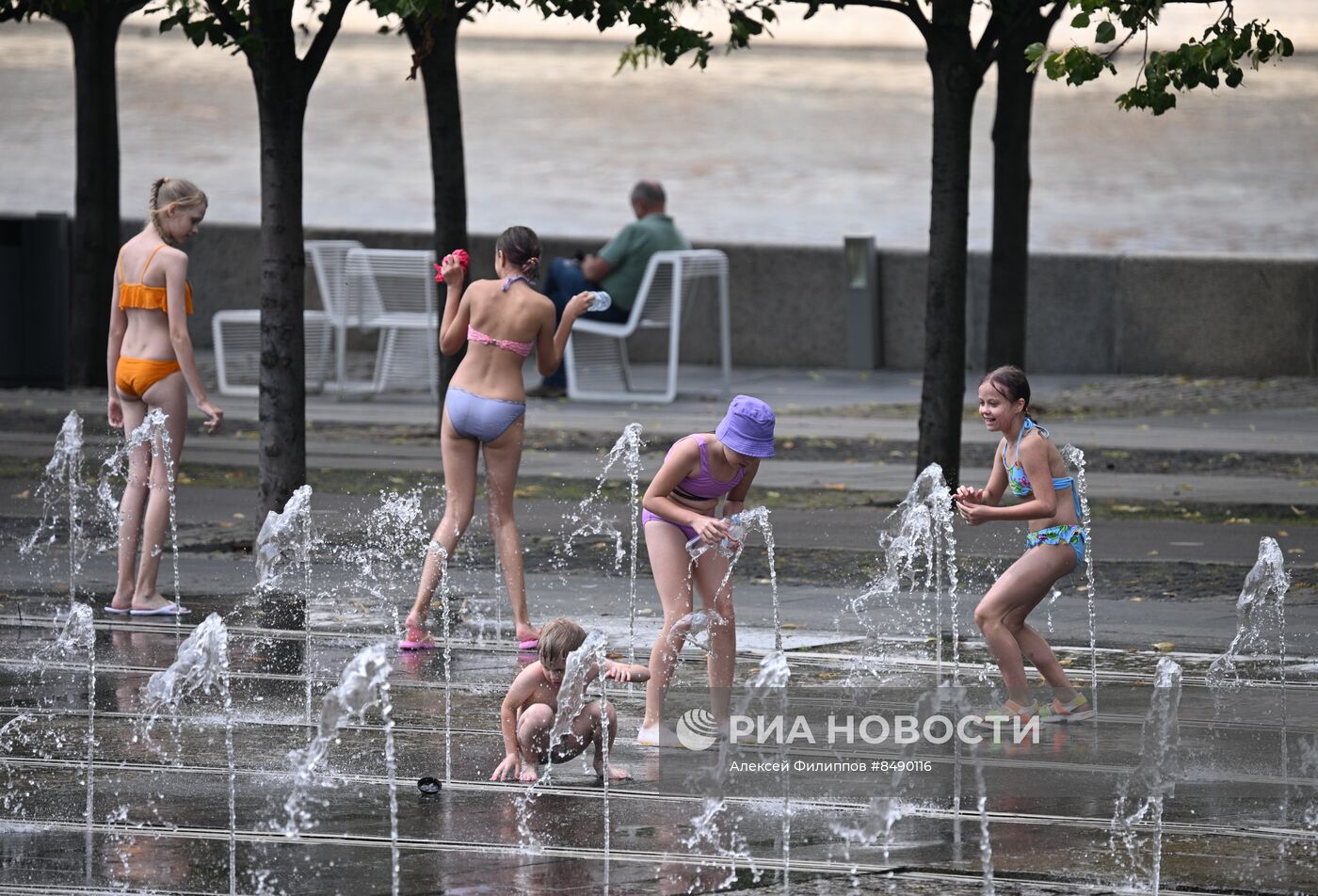 Жаркая погода в Москве