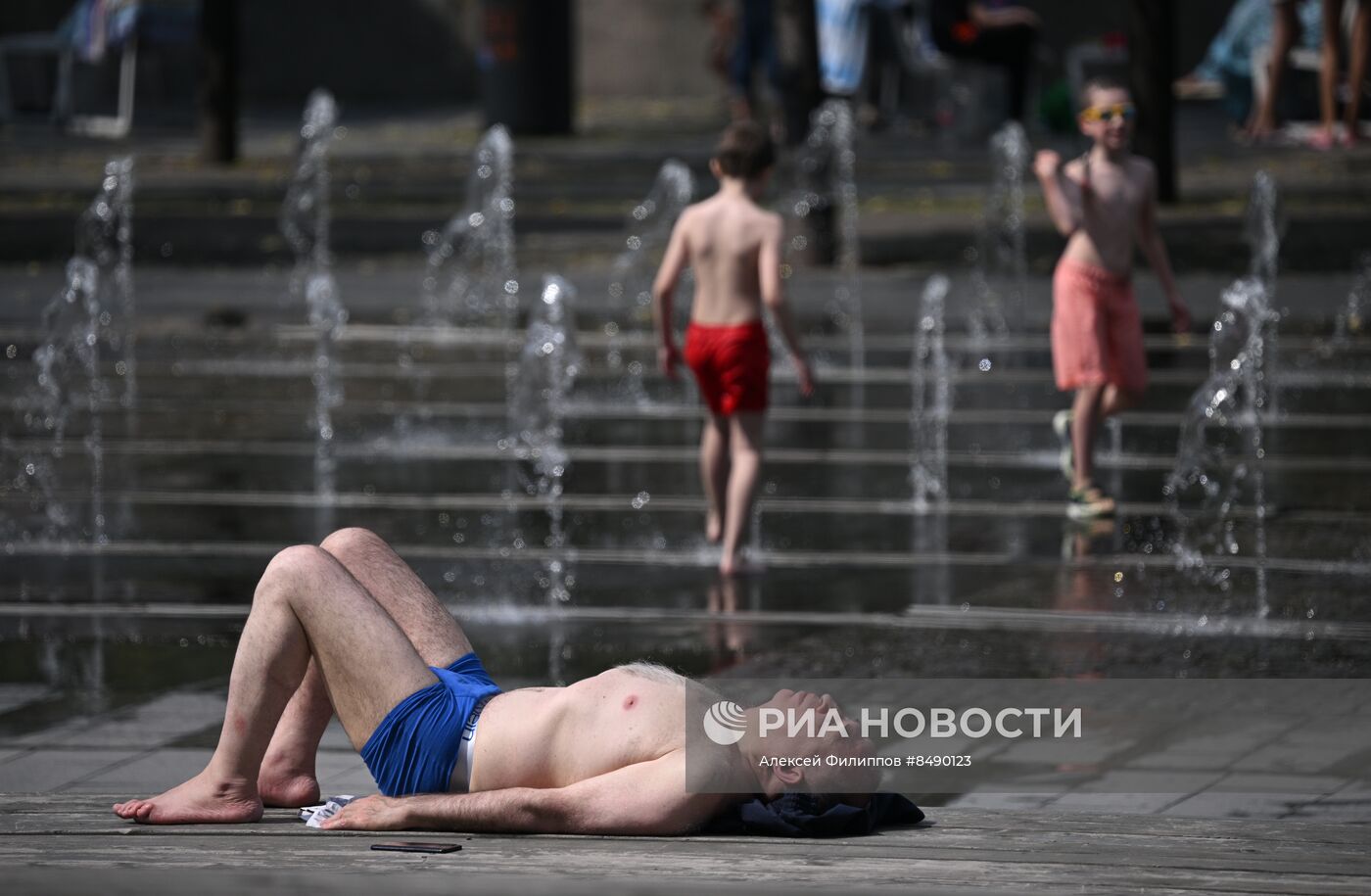 Жаркая погода в Москве