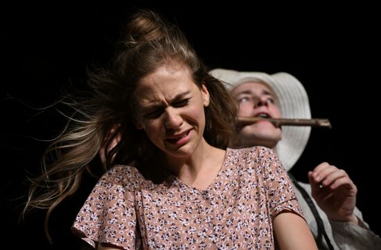 Спектакль "Причал" в театре на Таганке