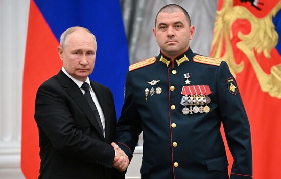 Президент РФ В. Путин принял участие в церемонии вручения государственных наград