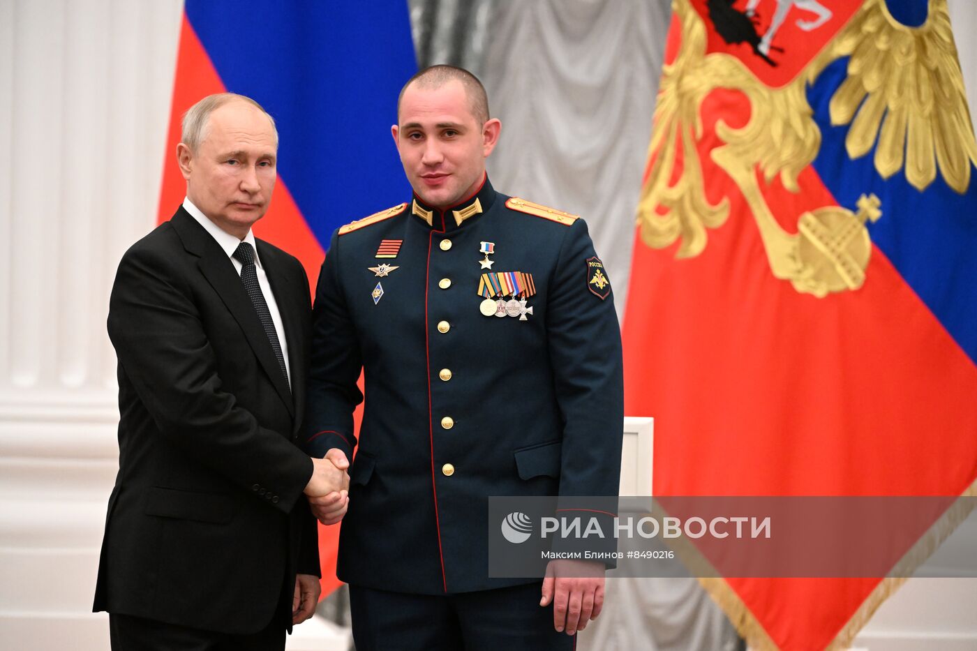 Президент РФ В. Путин принял участие в церемонии вручения государственных наград