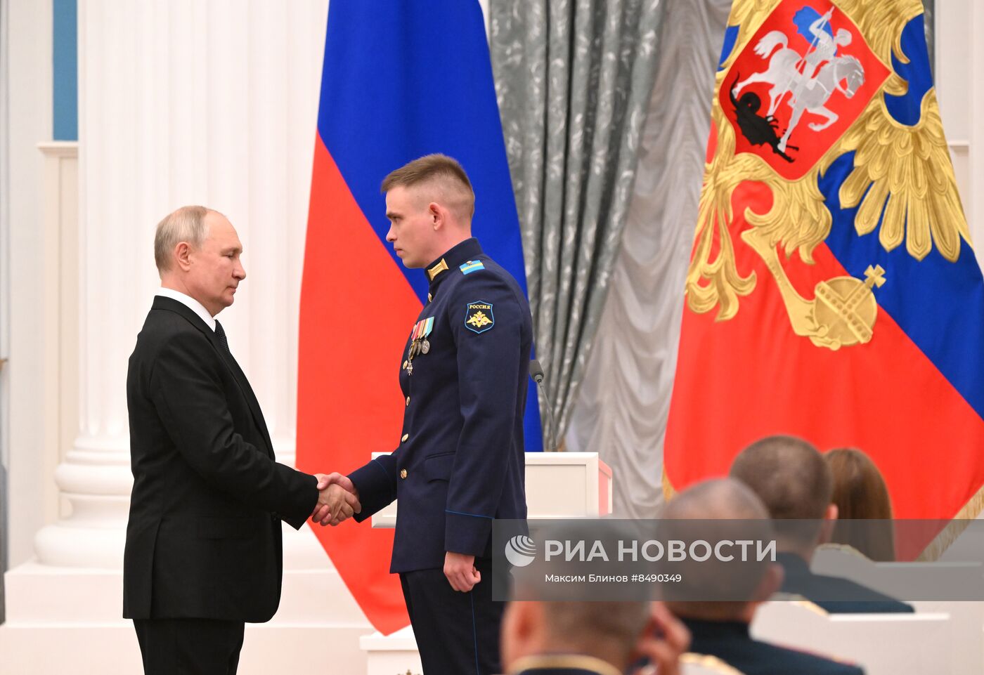 Президент РФ В. Путин принял участие в церемонии вручения государственных наград