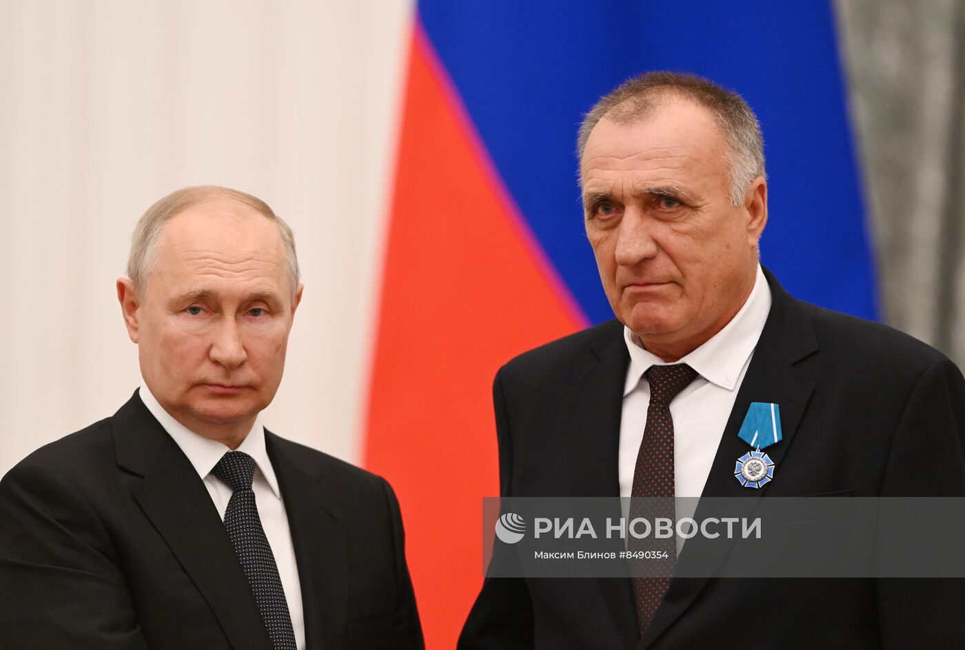 Президент РФ В. Путин принял участие в церемонии вручения государственных наград