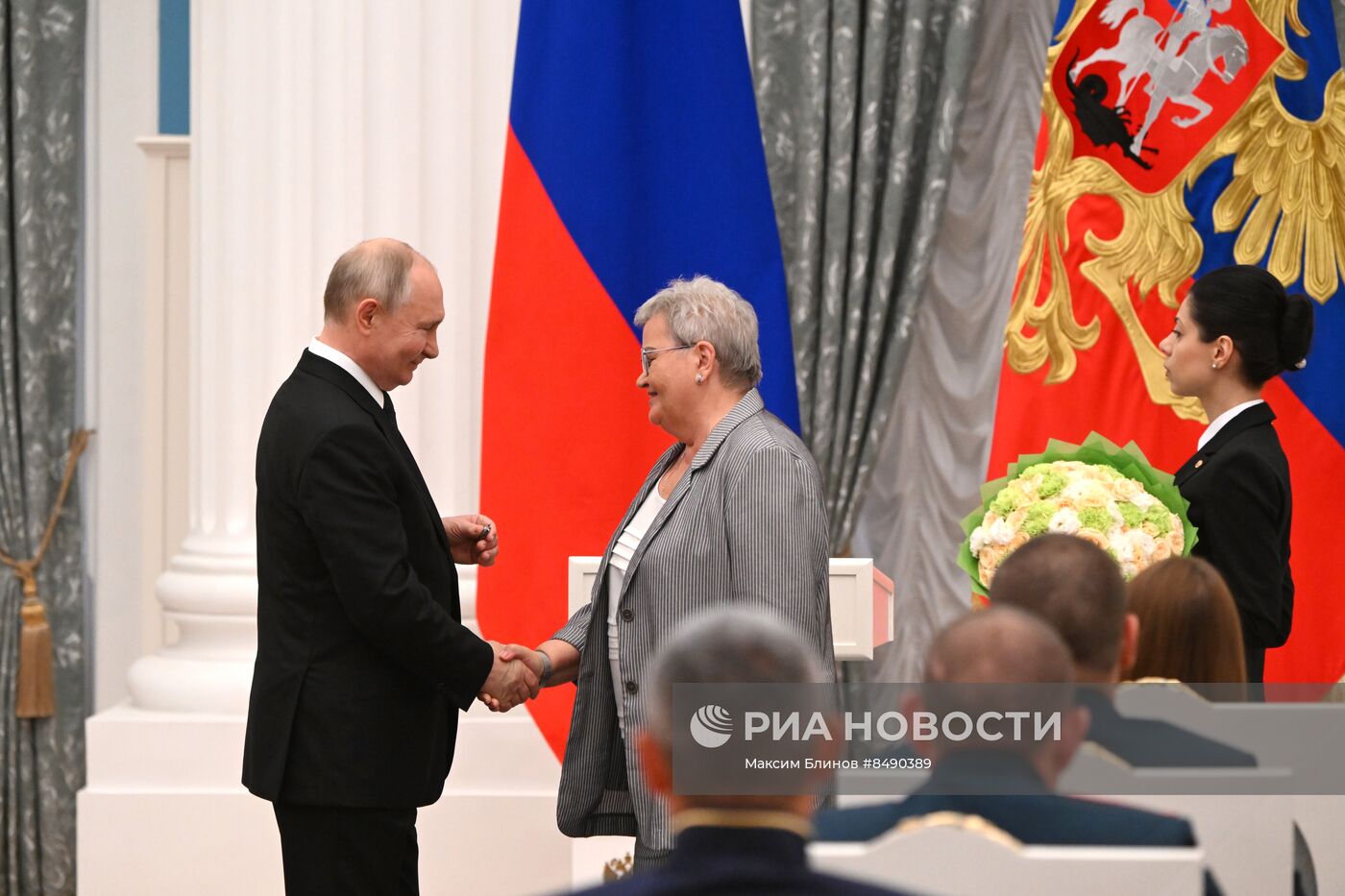 Президент РФ В. Путин принял участие в церемонии вручения государственных наград