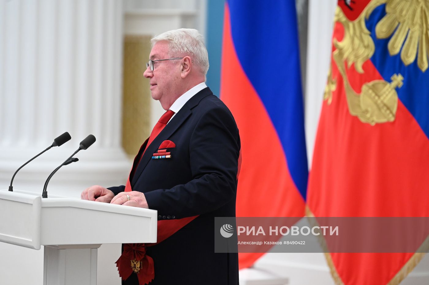 Президент РФ В. Путин принял участие в церемонии вручения государственных наград