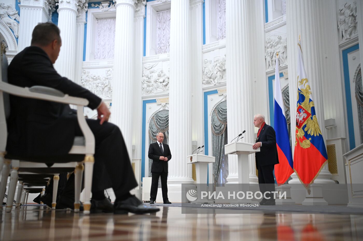 Президент РФ В. Путин принял участие в церемонии вручения государственных наград