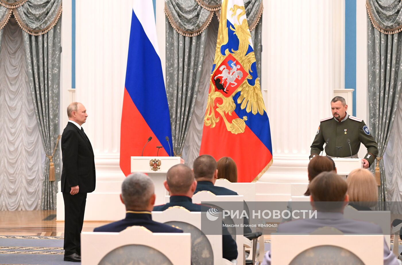 Президент РФ В. Путин принял участие в церемонии вручения государственных наград
