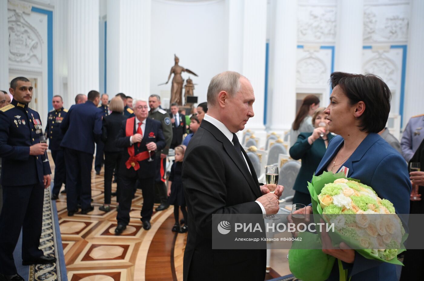 Президент РФ В. Путин принял участие в церемонии вручения государственных наград