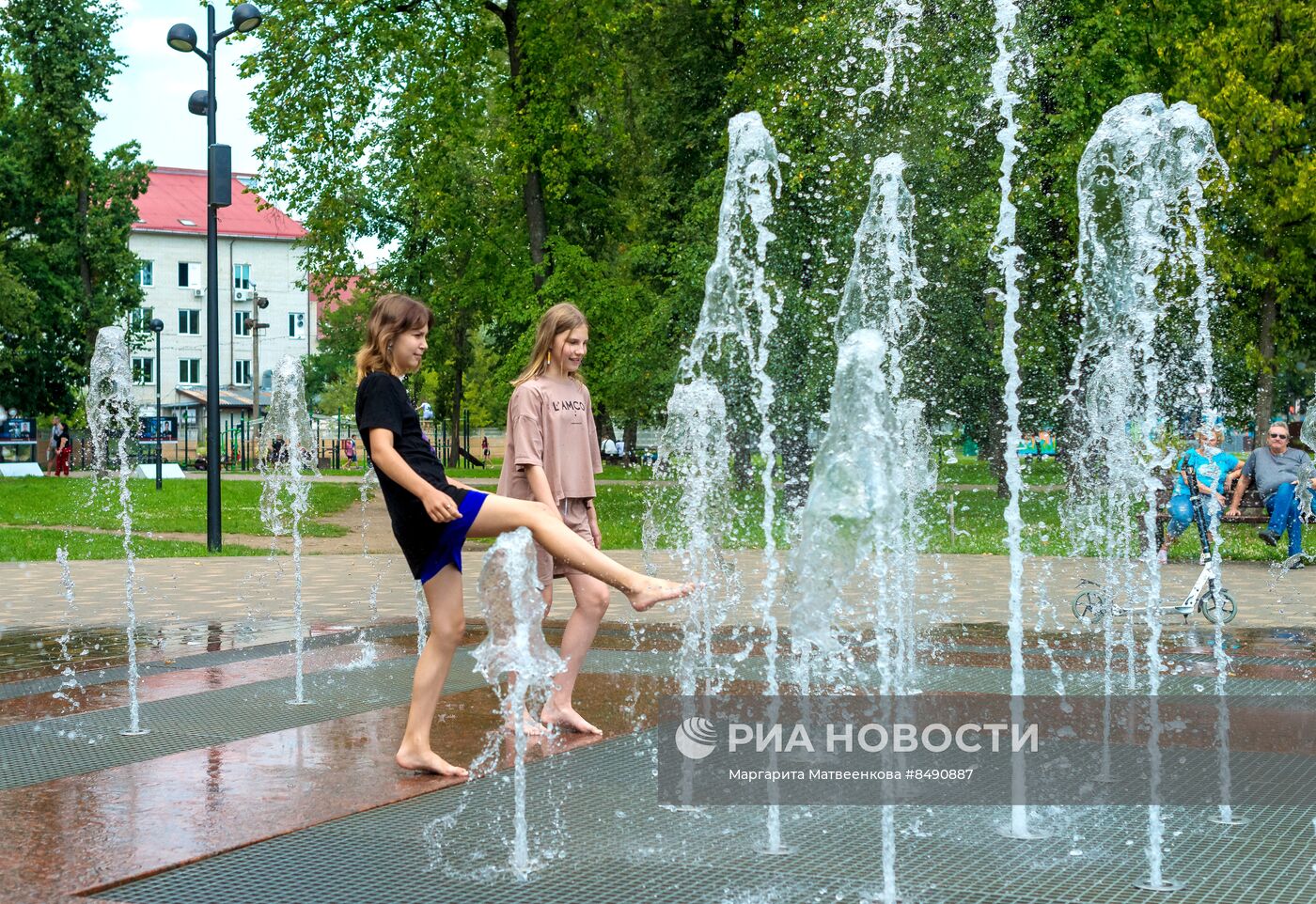 Жаркая погода в Центральной России 