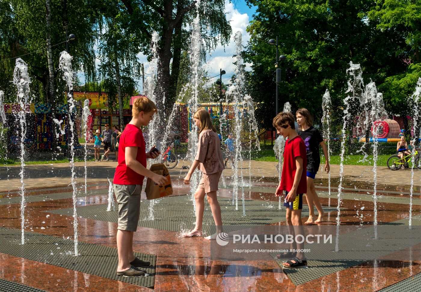 Жаркая погода в Центральной России 