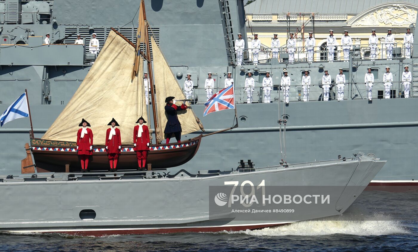 Празднование Дня ВМФ в Санкт-Петербурге