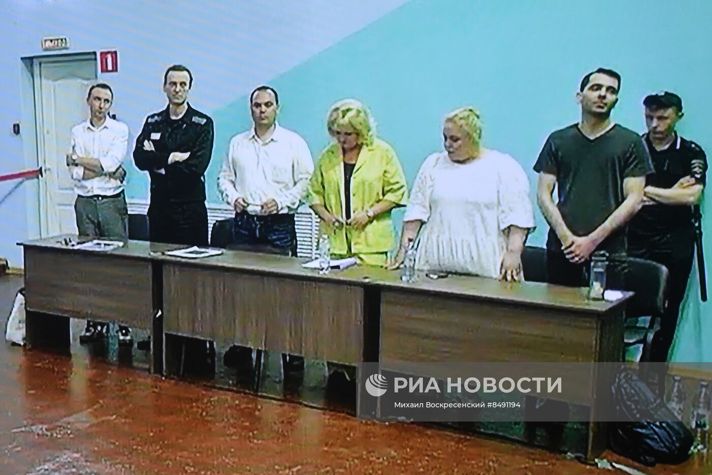Оглашение приговора А. Навальному по делу об экстремизме