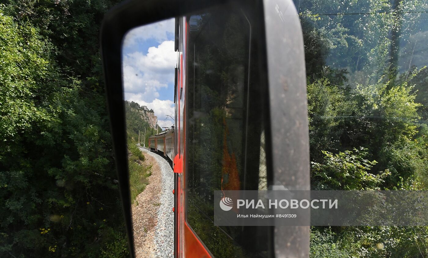 Работа электропоезда "Красноярск-Дивногорск"