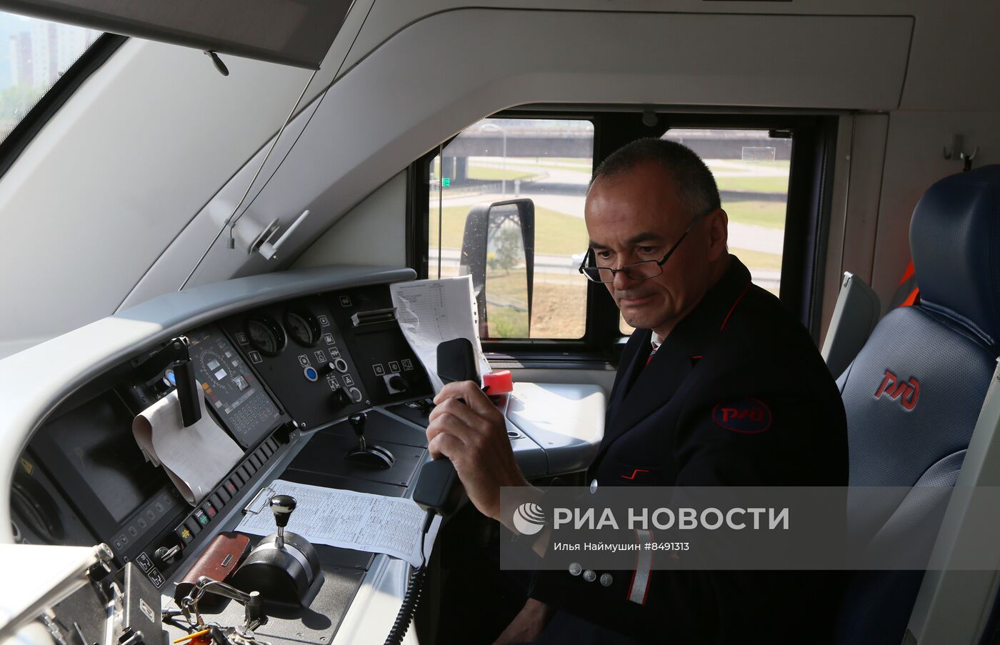 Работа электропоезда "Красноярск-Дивногорск"