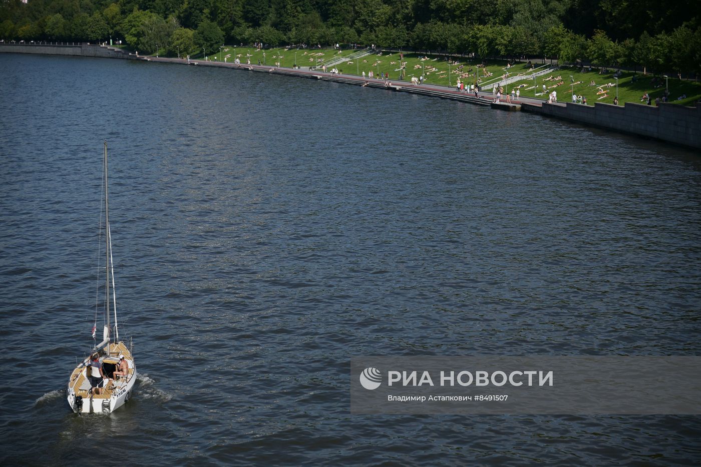 Жаркая погода в Москве
