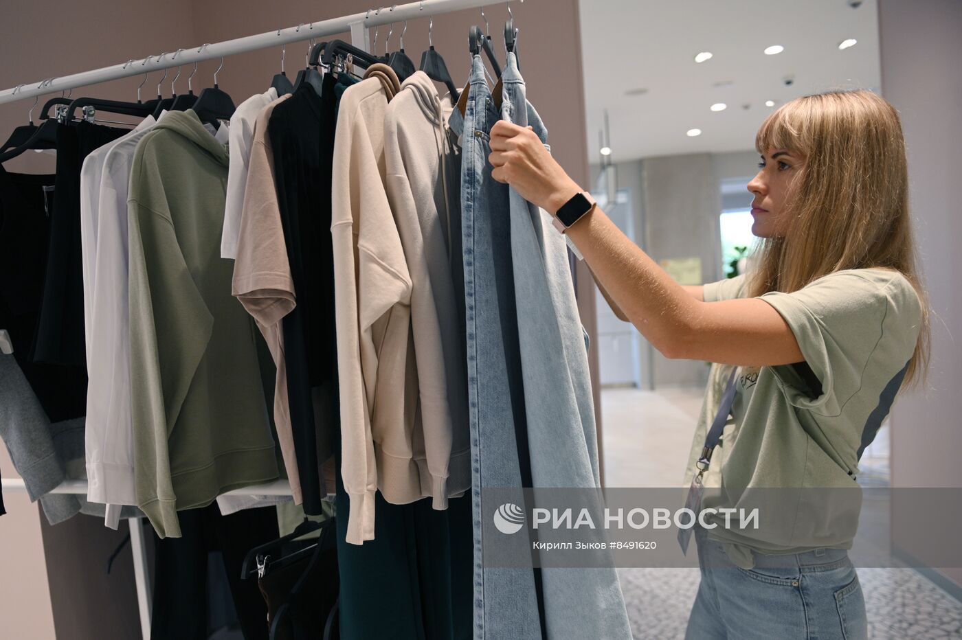 Открытие магазина Gloria Jeans в ТРЦ "Европейский"