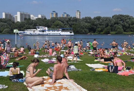 Отдых москвичей на московских пляжах