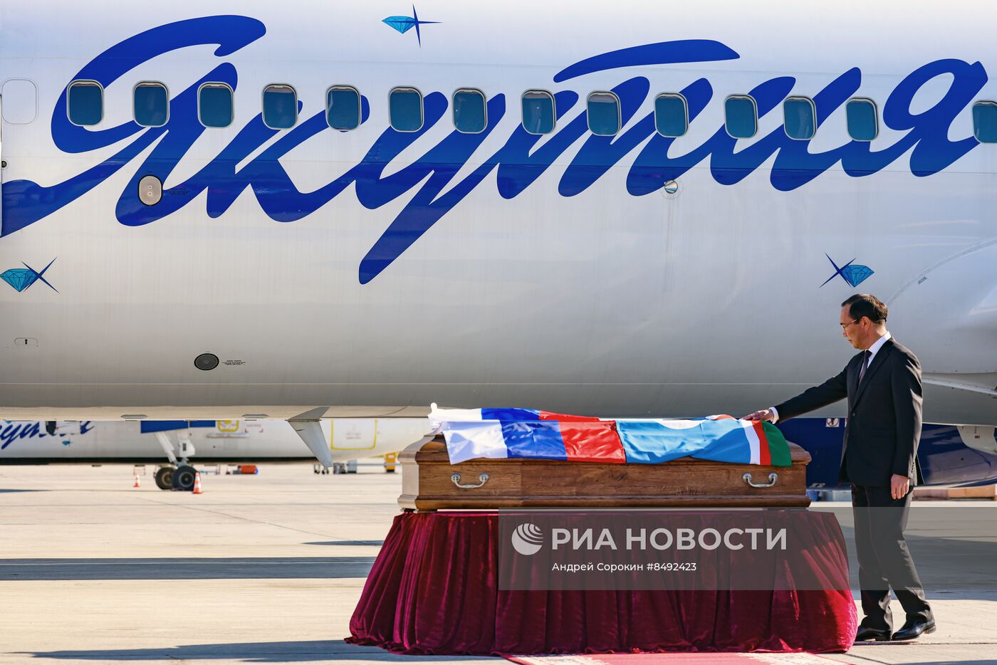 Прощание с первым президентом Якутии Михаилом Николаевым