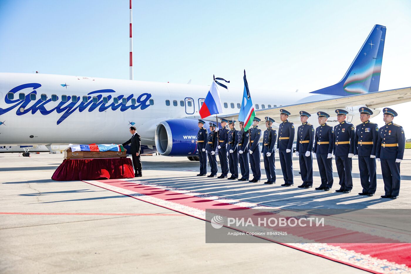 Прощание с первым президентом Якутии Михаилом Николаевым