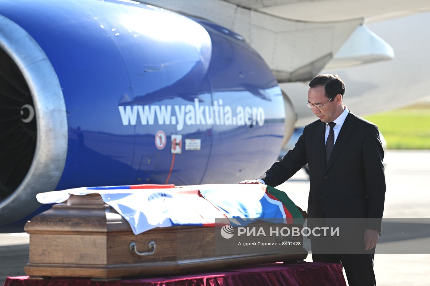 Прощание с первым президентом Якутии Михаилом Николаевым