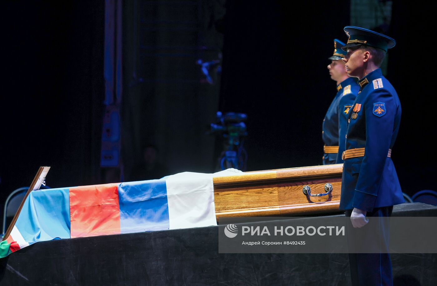 Прощание с первым президентом Якутии Михаилом Николаевым