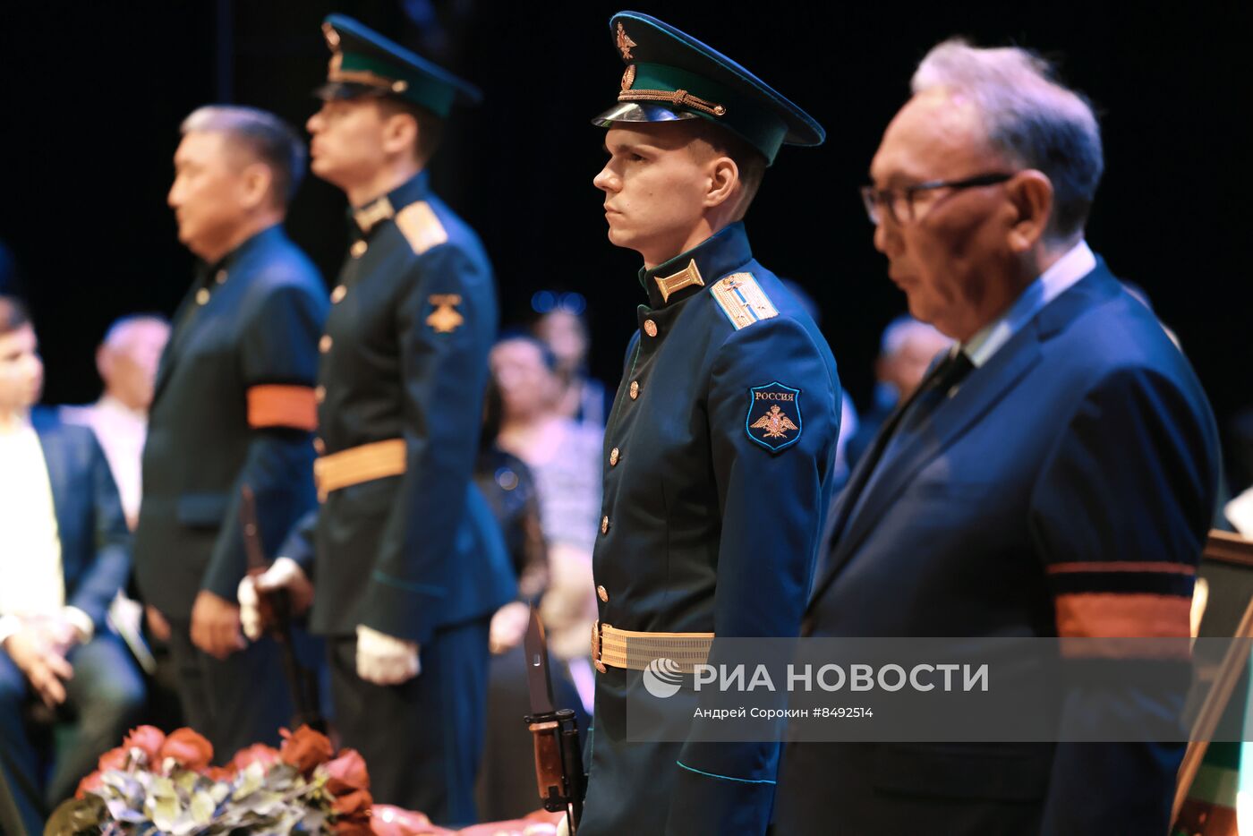 Прощание с первым президентом Якутии Михаилом Николаевым 