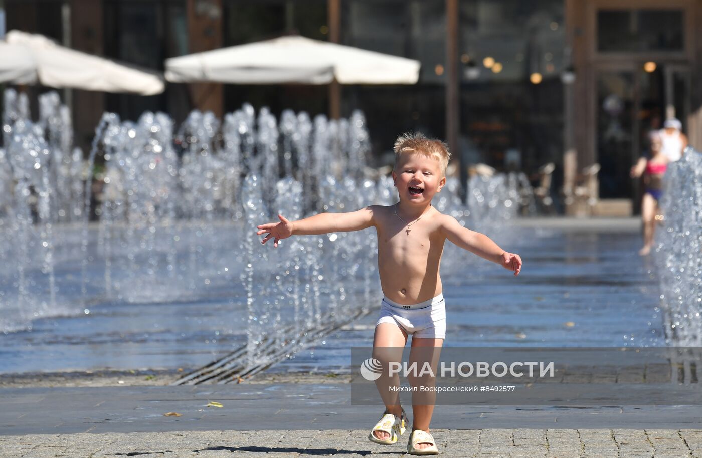 Жаркая погода в Москве