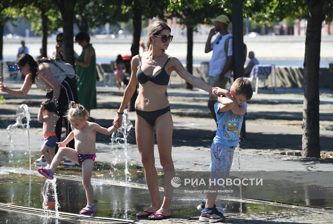 Жаркая погода в Москве