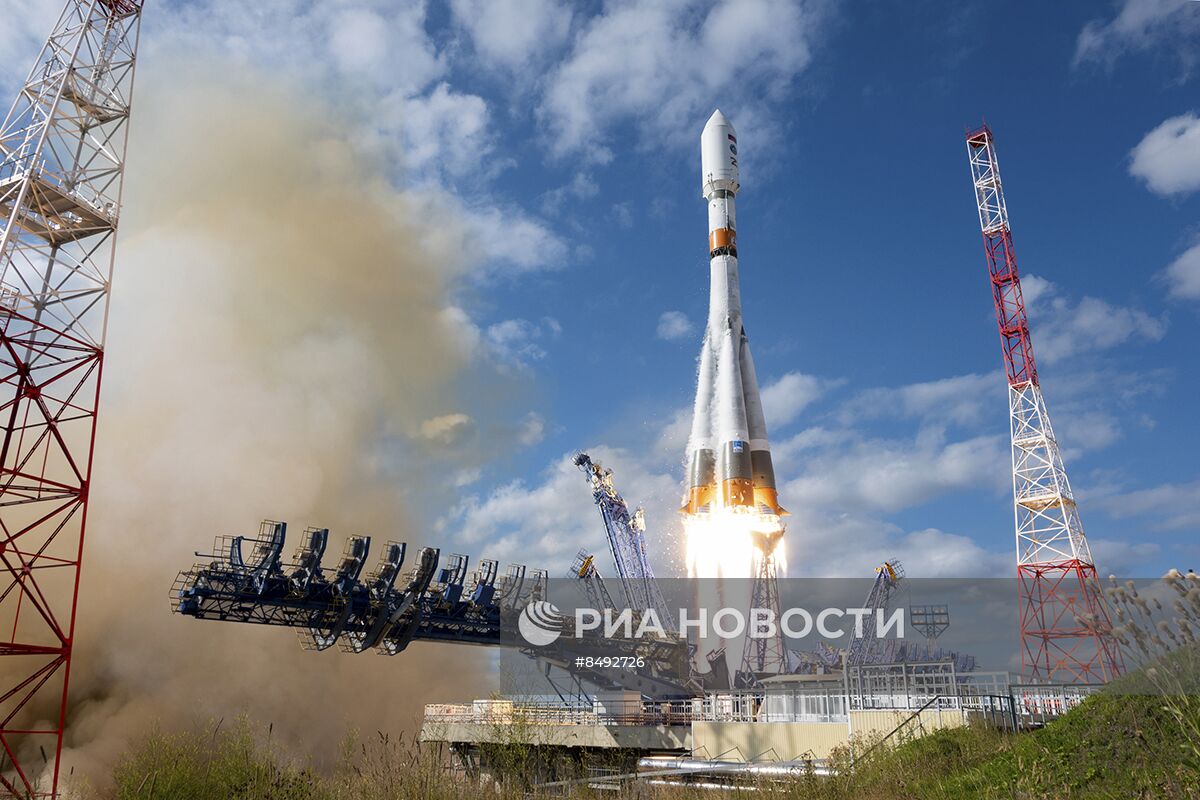 Запуск ракеты-носителя среднего класса "Союз-2.1б" с космодрома Плесецк