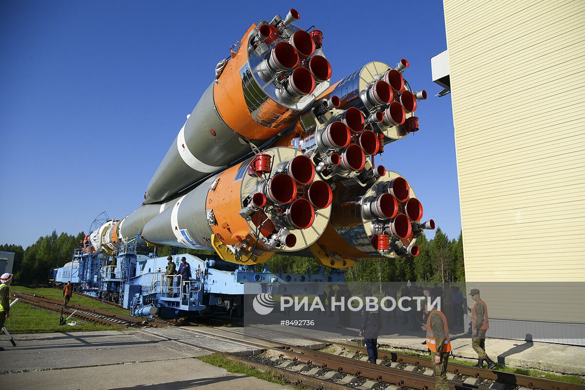 Запуск ракеты-носителя среднего класса "Союз-2.1б" с космодрома Плесецк