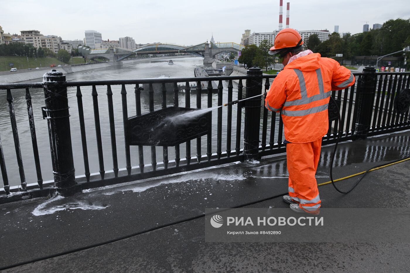 Промывка Бородинского моста