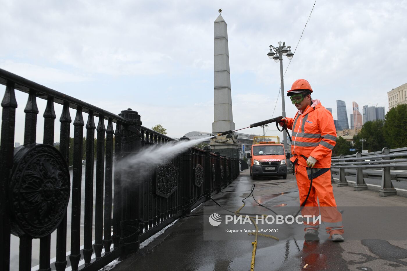 Промывка Бородинского моста