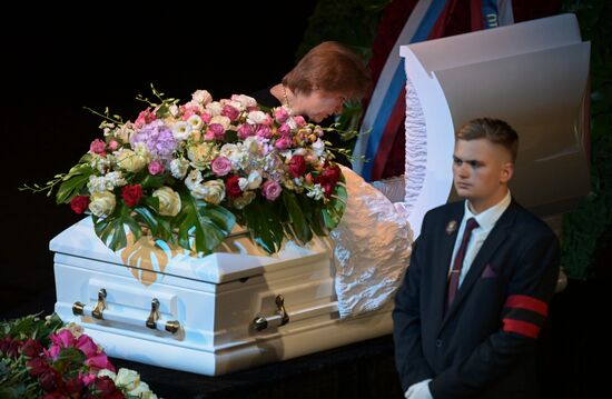 Прощание с народной артисткой СССР Верой Васильевой