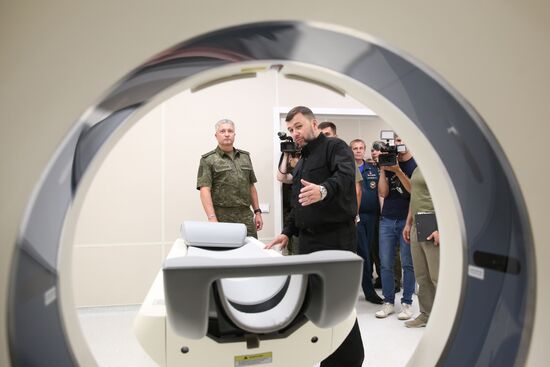 Врио главы ДНР Д. Пушилин посетил стройплощадки Нахимовского училища и больницы ФМБА