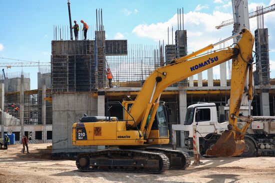 Врио главы ДНР Д. Пушилин посетил стройплощадки Нахимовского училища и больницы ФМБА